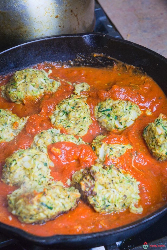 Meatballs in red sauce